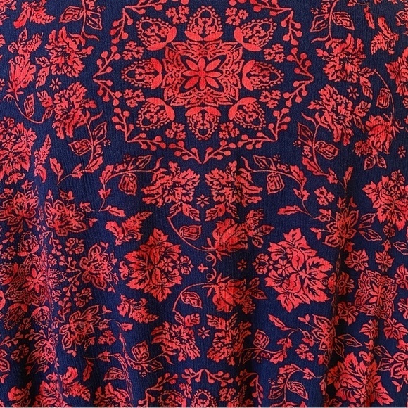 Torrid Red Blue Babydoll Gauze Crochet Trim Lace Up Floral Boho Top Size 4 - Picture 10 of 15
